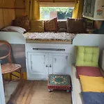 مكان تخييم Chez Marie Roulotte Pontfarcy