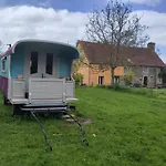 Chez Marie Roulotte مكان تخييم *