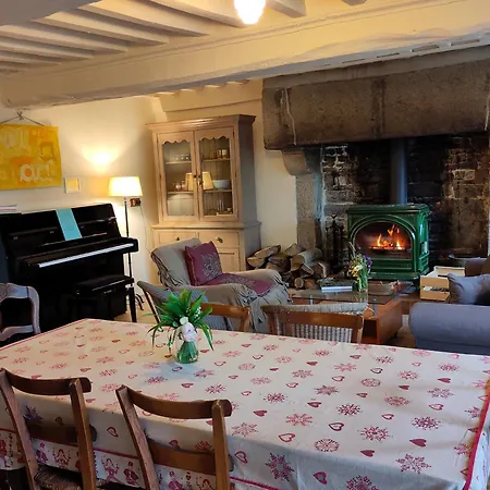 Chez Marie Roulotte Pontfarcy