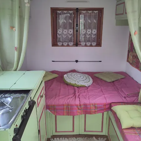 Chez Marie Roulotte * Pontfarcy