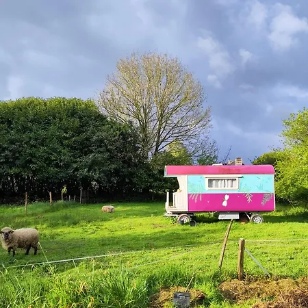 Chez Marie Roulotte Camping Pontfarcy