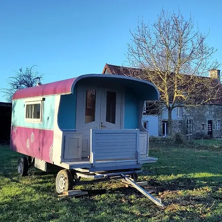 Chez Marie Roulotte Pontfarcy